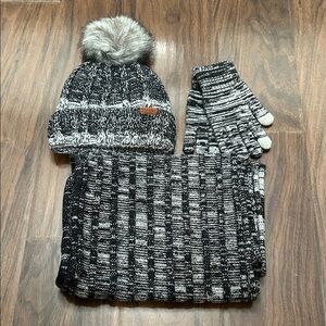 Black and Gray Knit Scarf Set